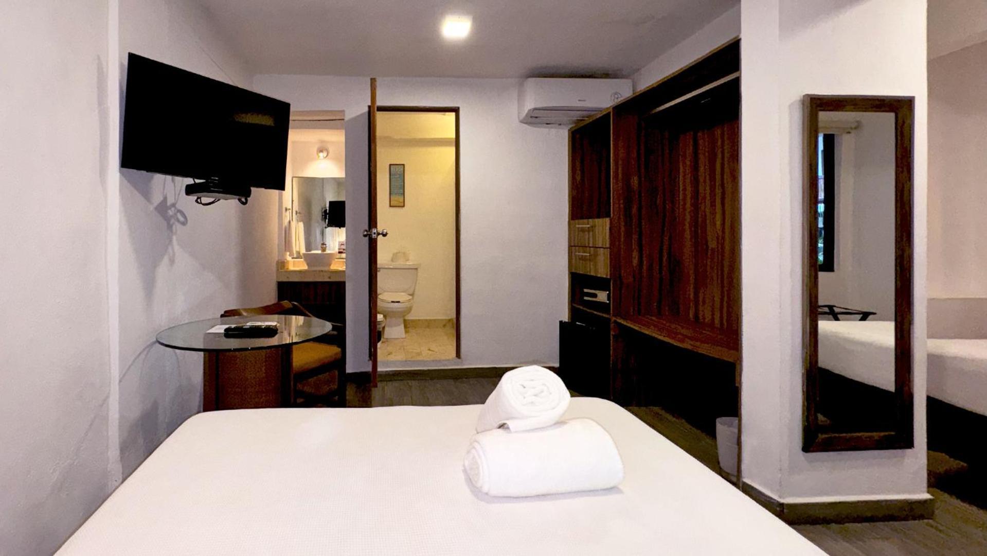 Siesta Fiesta Hotel Adults Only - 5Th Avenue Плайя-дель-Кармен Номер фото